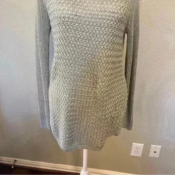 Apt. 9 gray and sparkly silver long scoop neck sweater size small - Picture 5 of 13